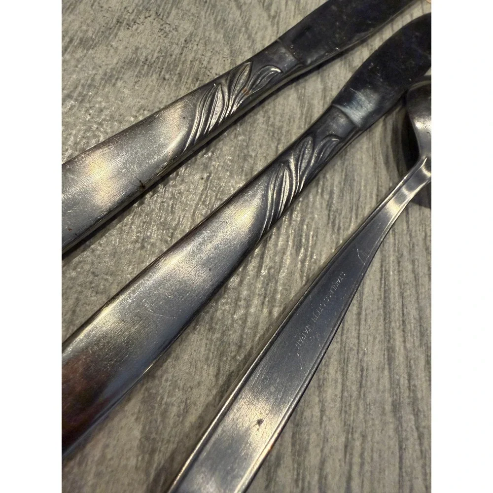 Flatware Set of 3 Silver Leaf Pattern Japan Stainless Steel Dinnerware Embossed
